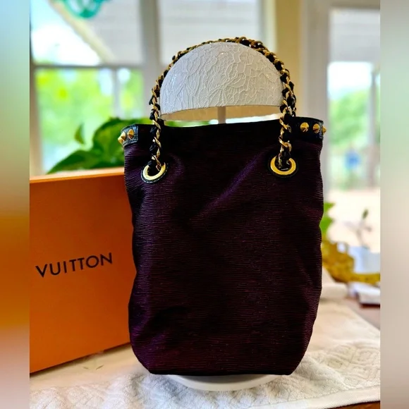 Louis Vuitton RARE Silk Purple Shoulder Bag with Metallic Gold Hardware - Picture 6 of 13